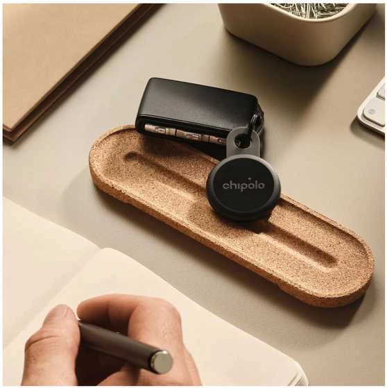 „Chipolo CARD & LOOP“ įkraunamas „Bluetooth“ sekiklis, skirtas „iOS“ ir „Android“, anglies spalvos rinkinys