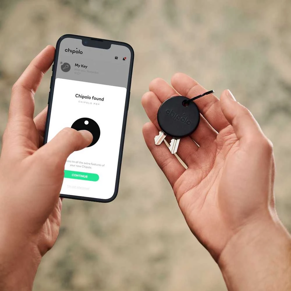 Chipolo POP – „Bluetooth“ sekiklis su keičiama baterija, skirtas „iOS“ ir „Android“, Juodas