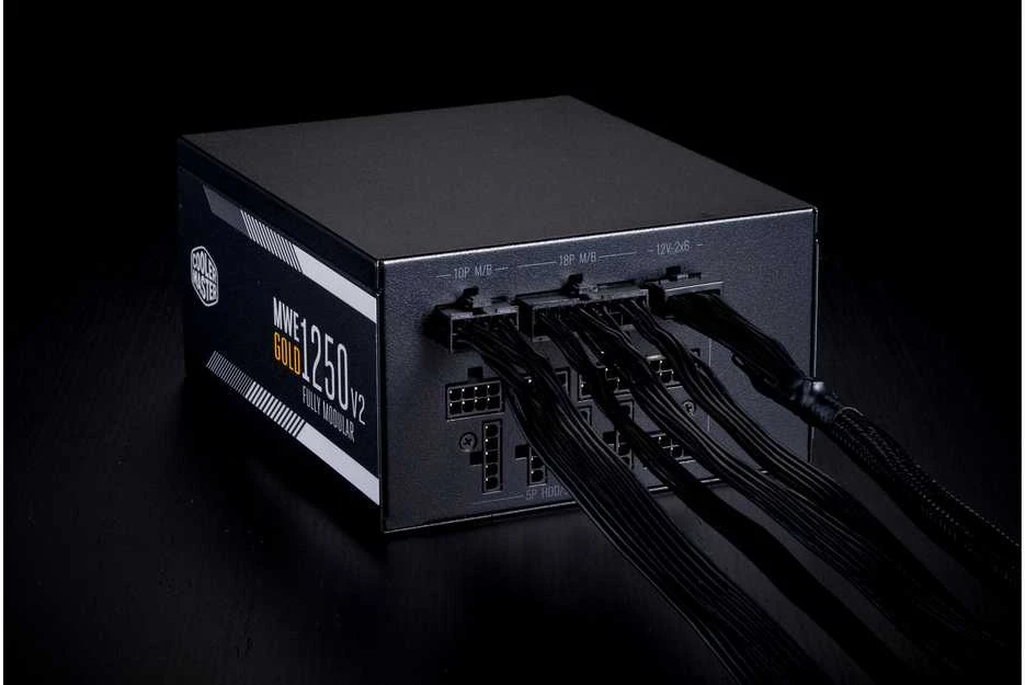 „Cooler Master MWE V2“, 80 PLUS auksinis maitinimo šaltinis, modulinis, PCIe 5.1 - 1.250 W, juodas