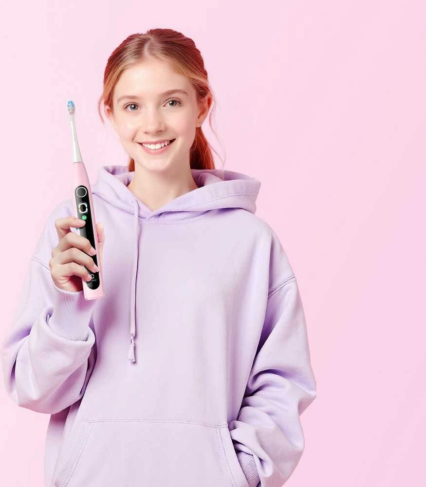 Oclean X Kids S šepetėlis rankose