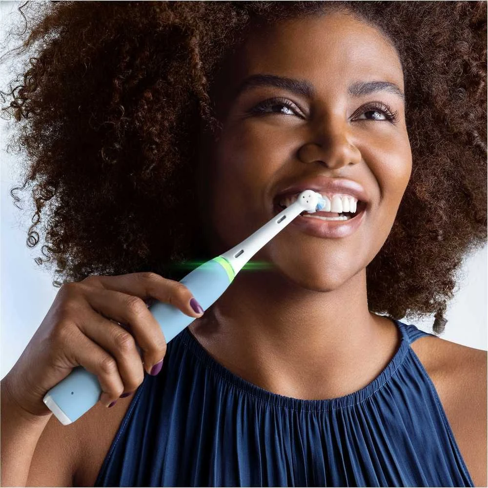 Oral-B iO Series 3s -sähköhammasharja, sininen
