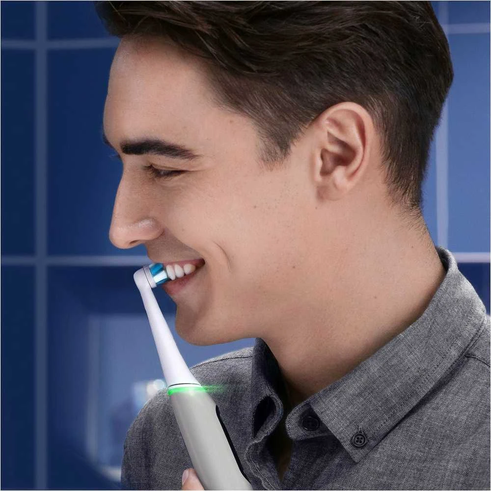 Oral-B Elektrinis dantų šepetėlis | iO6s | Įkraunamas | Suaugusiems | Šepetėlių skaičius galvutės įeina 1 | Number of teeth brushing modes 5 | Pilkas Opal