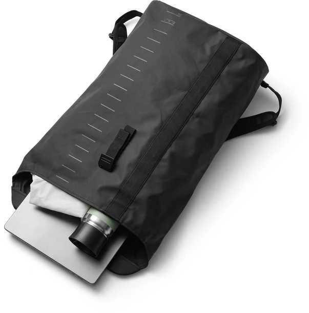 Db Essential Backpack 24 l reppu, juodas out