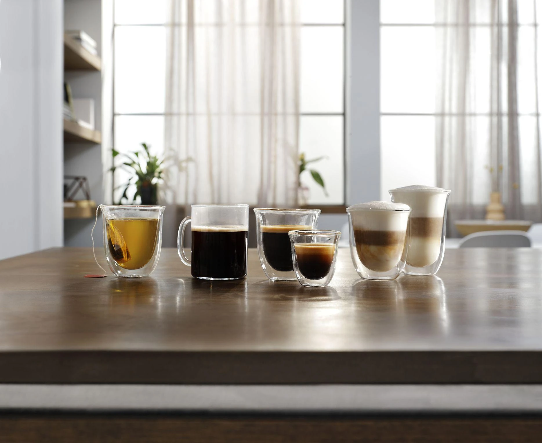 Kavos aparatas Espressomachine DeLonghi Magnifica EVO,titanium/juodas