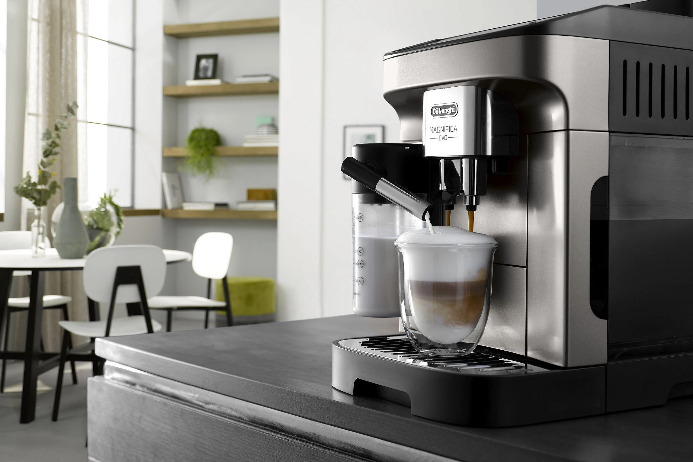 Kavos aparatas Espressomachine DeLonghi Magnifica EVO,titanium/juodas
