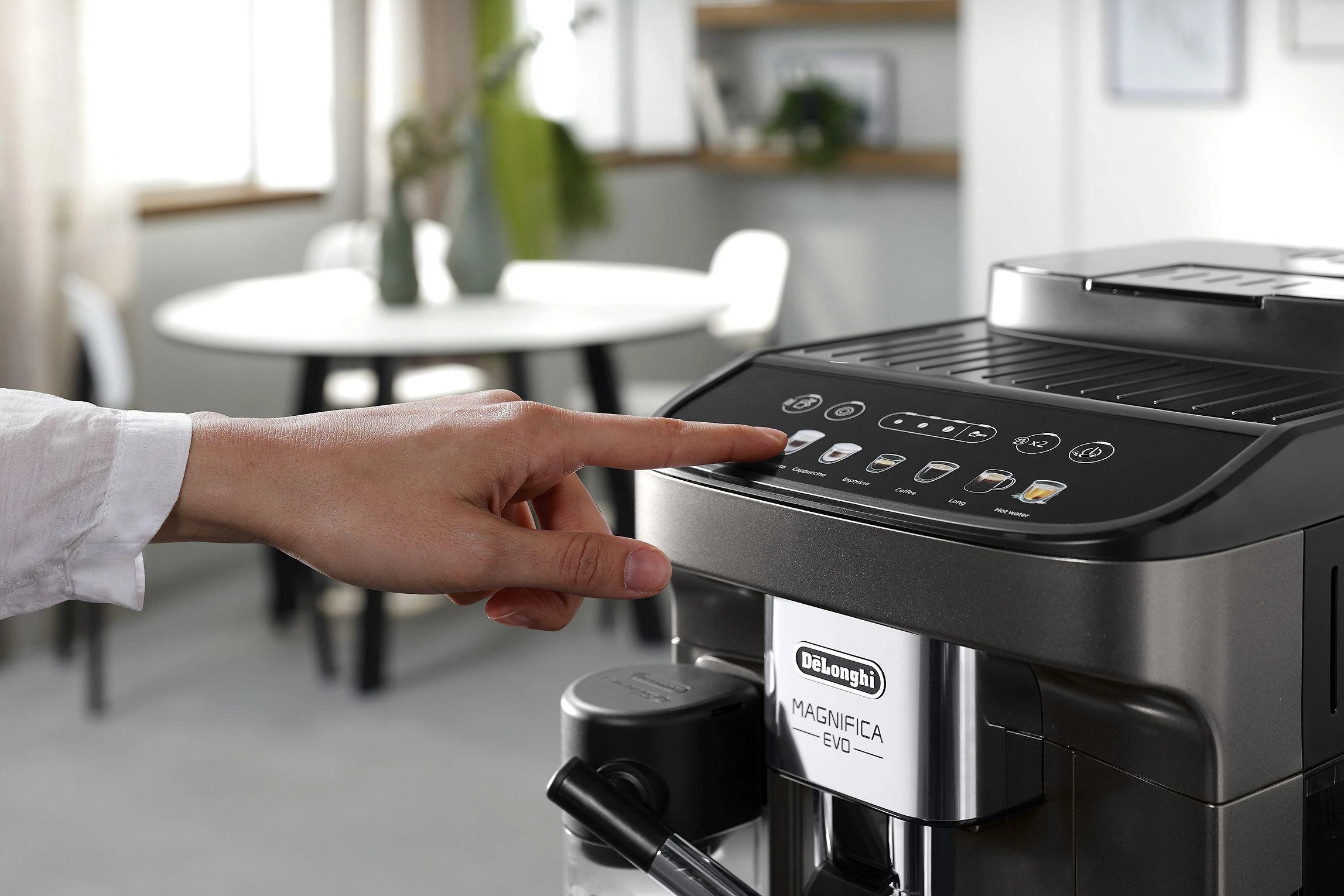 Kavos aparatas Espressomachine DeLonghi Magnifica EVO,titanium/juodas