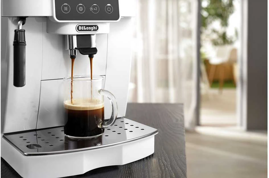 Kavos aparatas Delonghi Magnifica Start automatinis