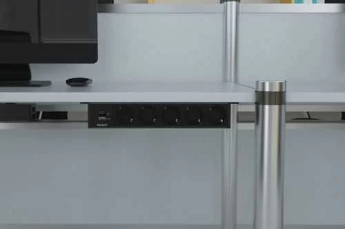 Maitinimo lizdas DELTACO OFFICE, 5 lizdai, 1x21W A+C USB krovimas, GST18 kabelio jungtis / GT-1105 / 1902245