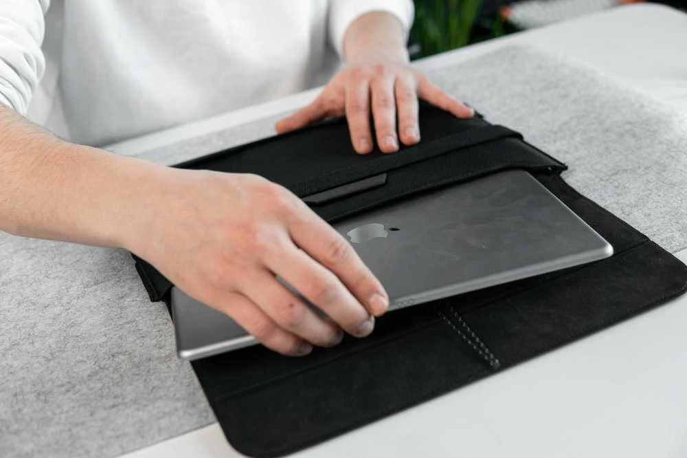 DELTAHUB Formo 13" 3-in-1 (Juodas) Nešiojamo Kompiuterio Dėklas
