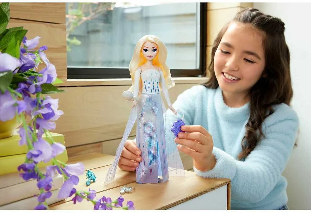 Lelė Mattel „Disney Frozen Spin & Reveal“ Elzos siurprizų rinkinys