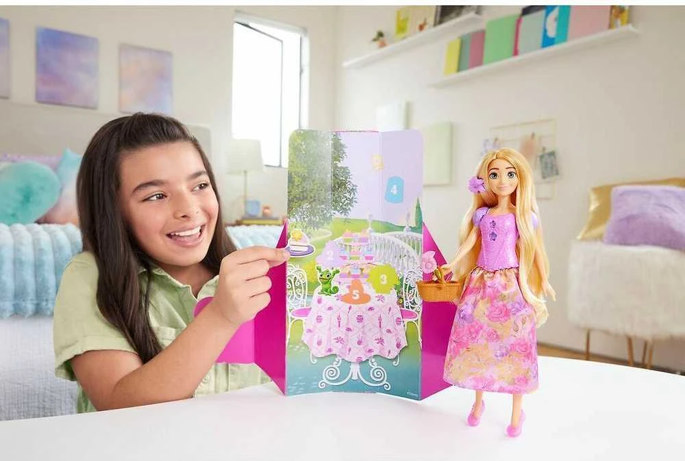 Mattel DISNEY PRINCESS SPIN and REVEAL Auksaplaukės siurprizų rinkinys (HTV86)