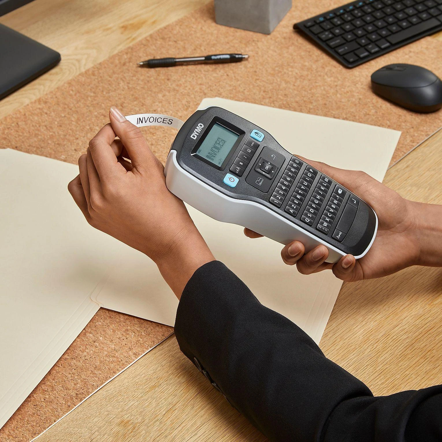 DYMO LabelManager 160 etikečių spausdintuvo pradinis rinkinys su 3 D1 etikečių juostos ritinėliais | Nešiojamasis etikečių spausdinimo aparatas | QWERTY klaviatūra | Idealiai tinka biurui ar namams
