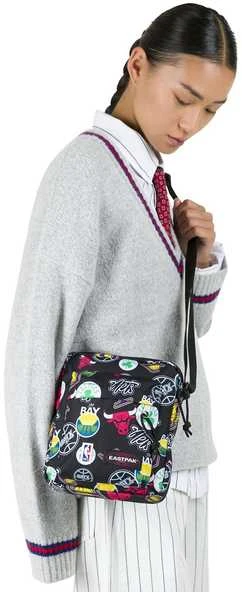 Eastpak Arcade Mini Bag NBA olkalaukku, musta
