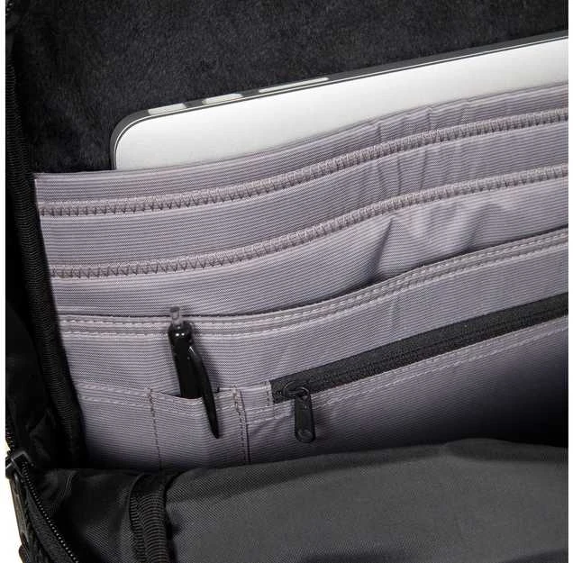Eastpak TECUM M Cnnct Coat -reppu, musta