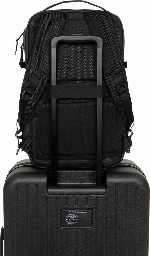Eastpak TECUM M Cnnct Coat -reppu, musta
