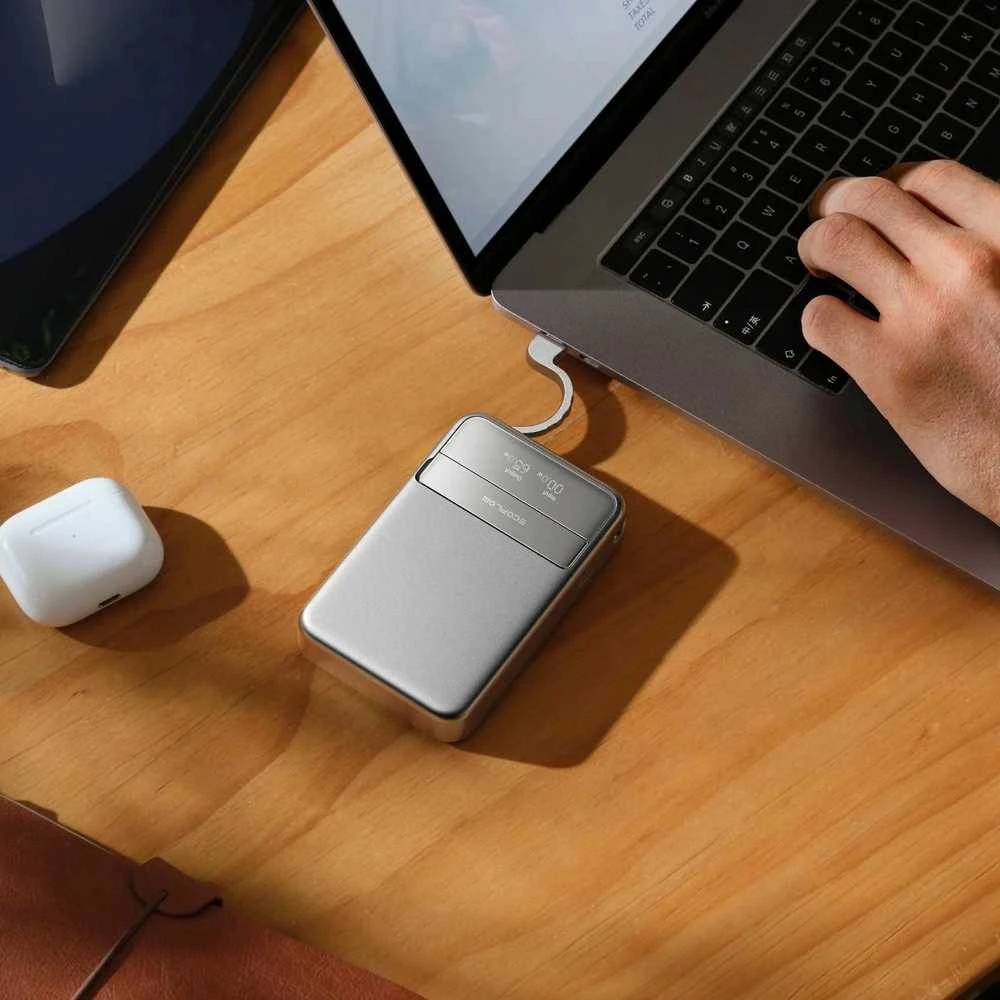 „EcoFlow RAPID“ magnetinė išorinė baterija, 10000 mAh, (juodas).