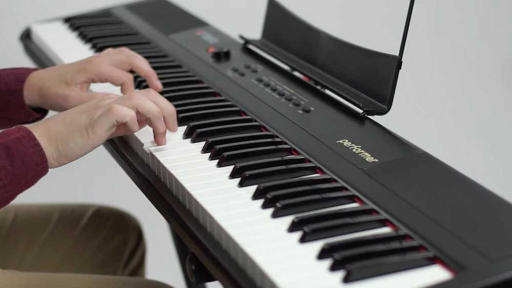 Artesia Performer 88-klavišų skaitmeninis pianinas, Juodas