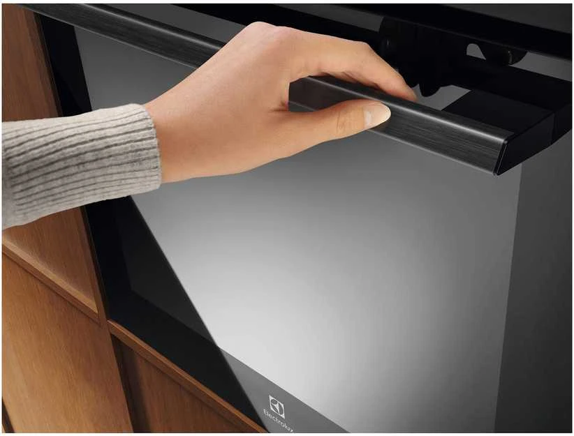 Electrolux COP840B 600 SenseCook SteamCrisp monitoimiuuni, musta