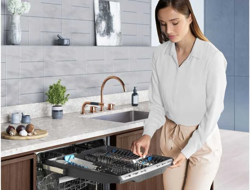 Indaplovė Electrolux EEM69300IX