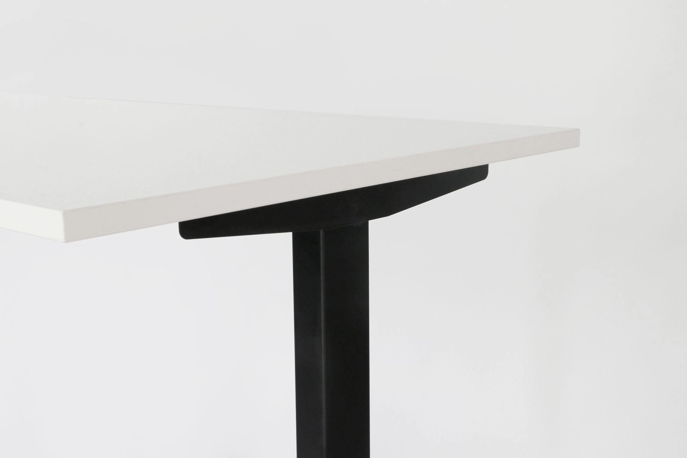 Elfen Ergodesk Basic II elektrinio stalo rėmas, juodas