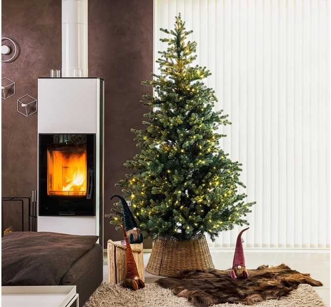 Everlands Geneva fir aidonnäköinen joulukuusi valoilla, 210 cm