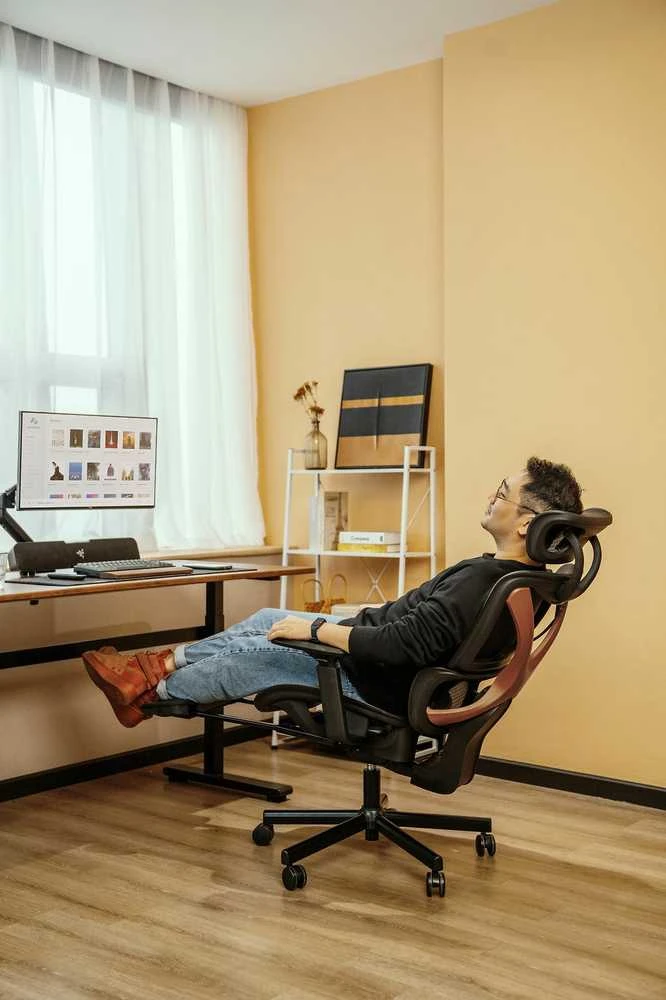 ErgoWork SpineX -työtuoli, musta
