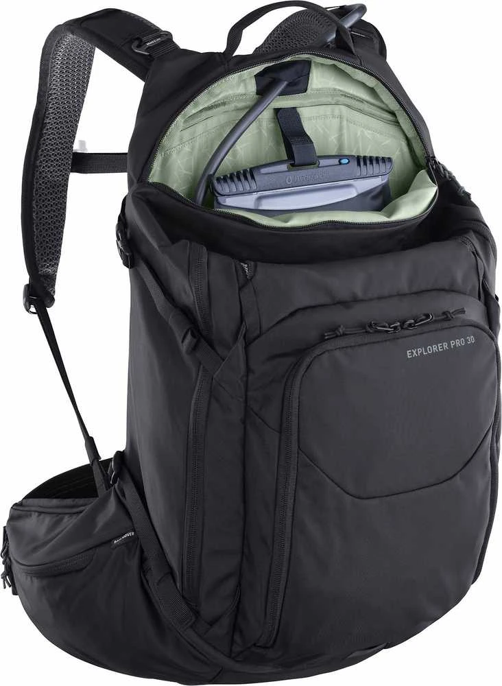 „Evoc Explorer Pro 30“ dviračių kuprinė – juoda