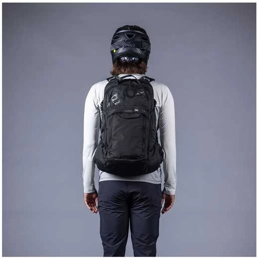 Evoc TRAIL PRO BLACKLINE 16 reppu, L/XL