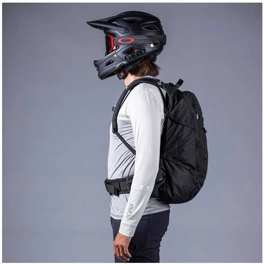 Evoc TRAIL PRO BLACKLINE 16 reppu, L/XL