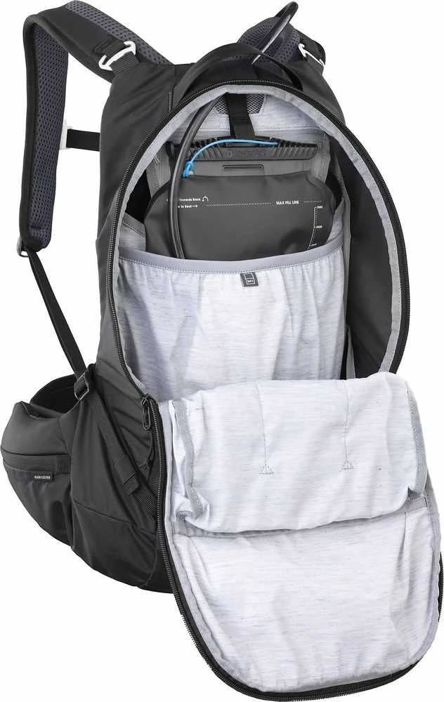 Evoc TRAIL PRO BLACKLINE 16 reppu, S/M