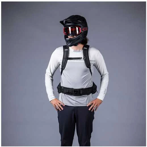 Evoc TRAIL PRO BLACKLINE 16 reppu, S/M