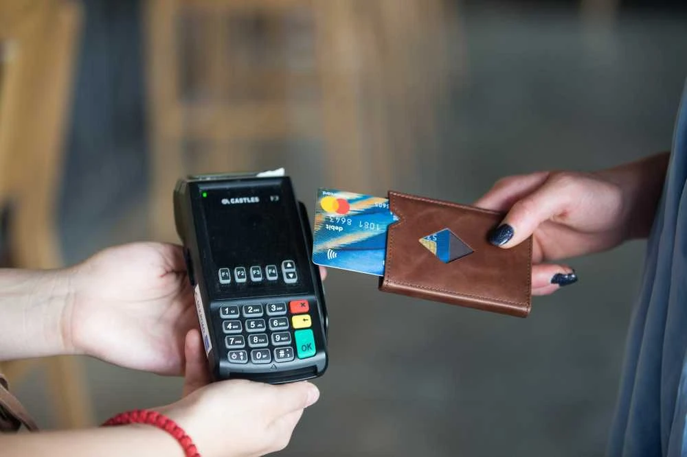 Exentri Miniwallet -lompakko, hasselpähkinä