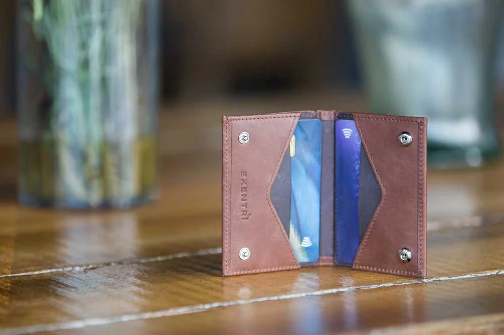 Exentri Miniwallet -lompakko, hasselpähkinä