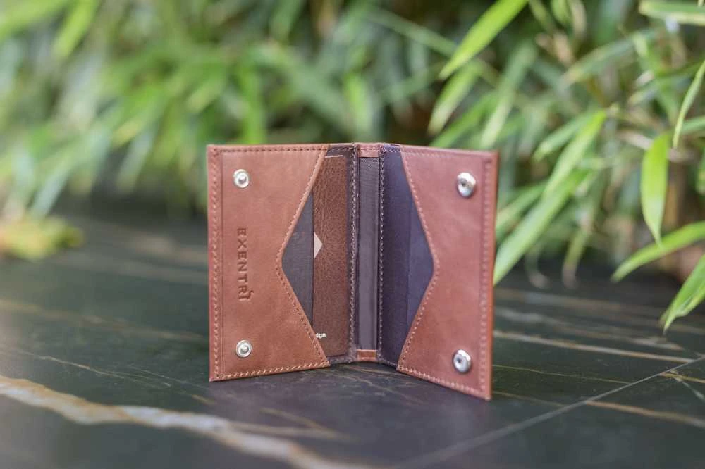 Exentri Miniwallet -lompakko, hasselpähkinä