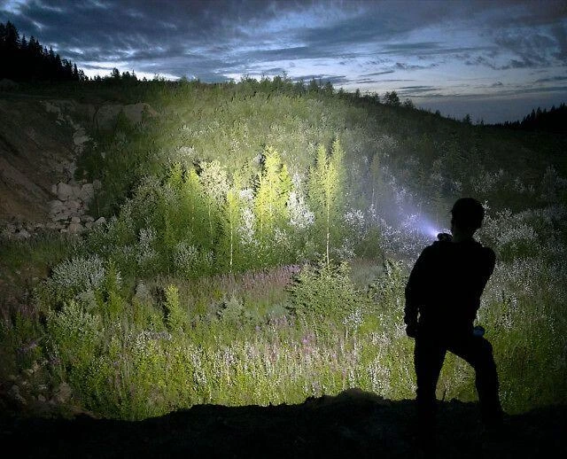 LED žibintuvėlis Fenix ​​LR35R
