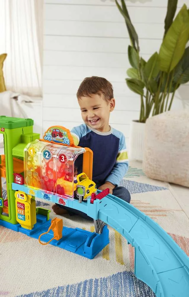 „Fisher-Price Little People“ – automobilių centras (Šiaurės šalys) (HRC60)