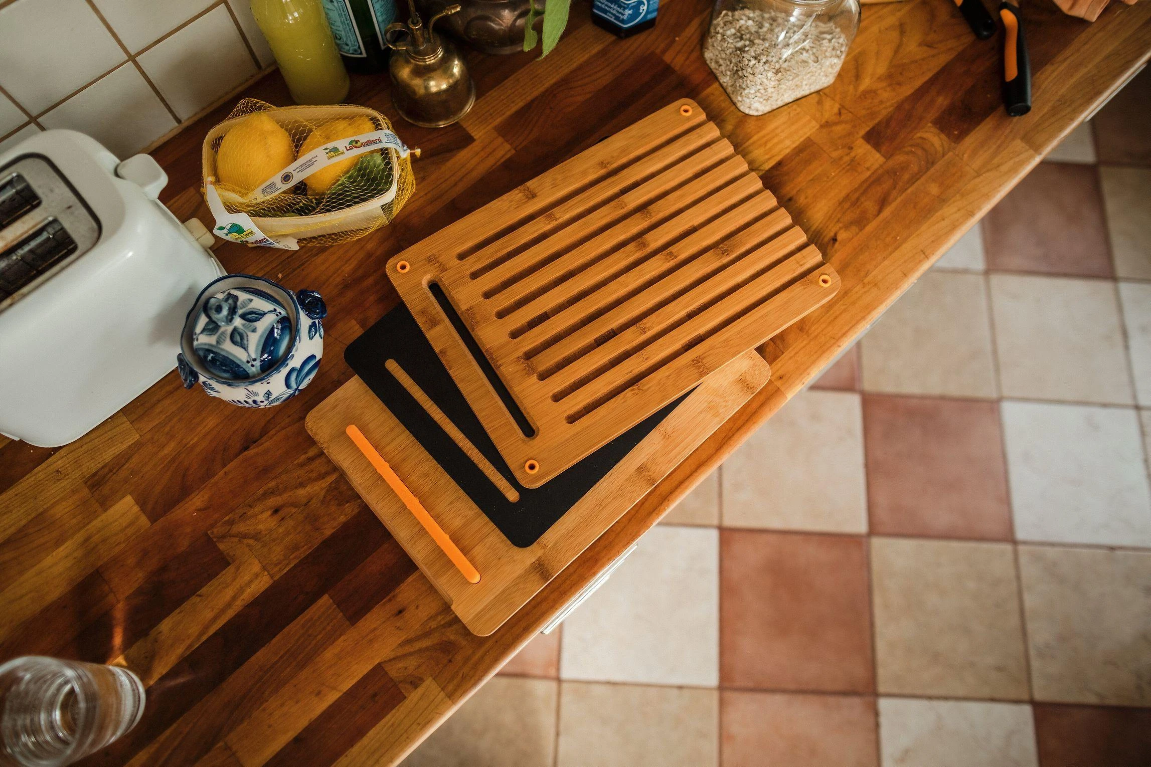 Fiskars Functional Form bambukinių pjaustymo lentelių rinkinys
