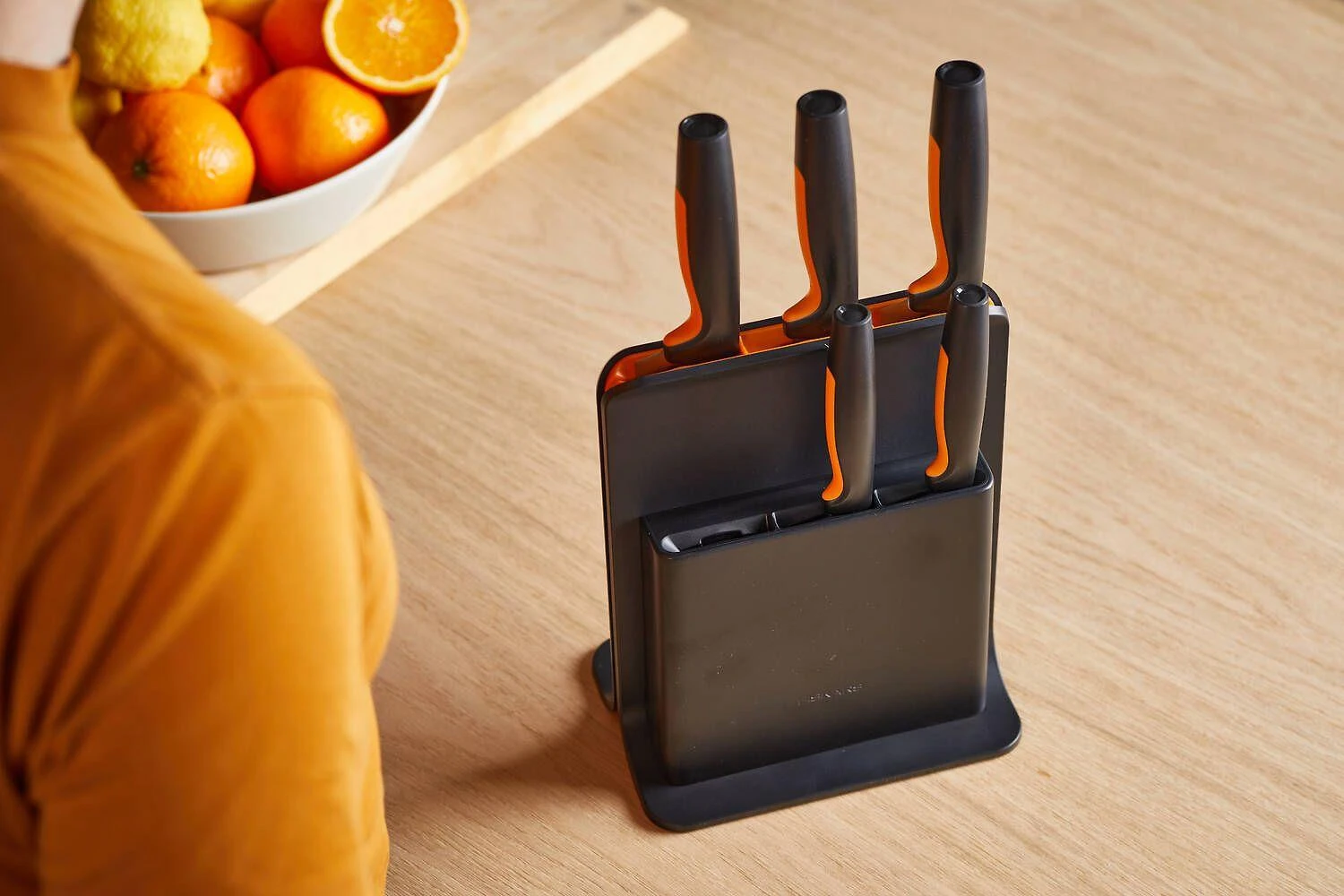 Fiskars Functional Form plastikinis peilių dėklas 5 peiliams