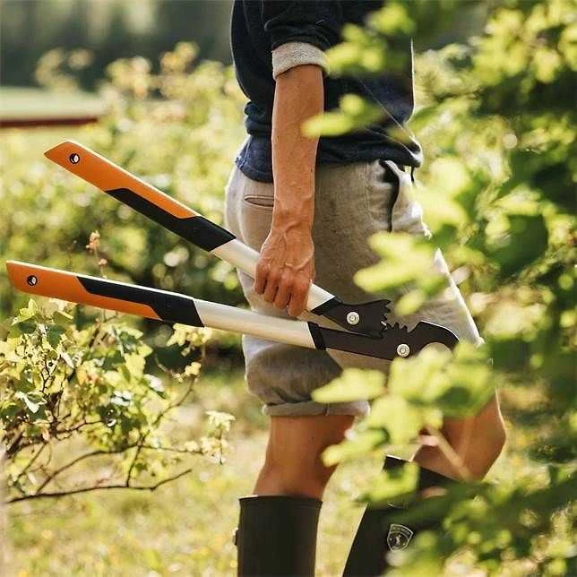 Fiskars PowerGear X sodo žirklės prasilenkiančiais ašmenimis LX94, M (1020187)