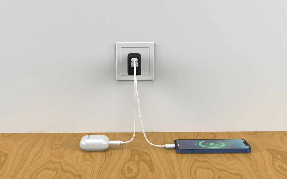 FoneKit Double 20 W pikalaturi, USB-C + USB-A, musta