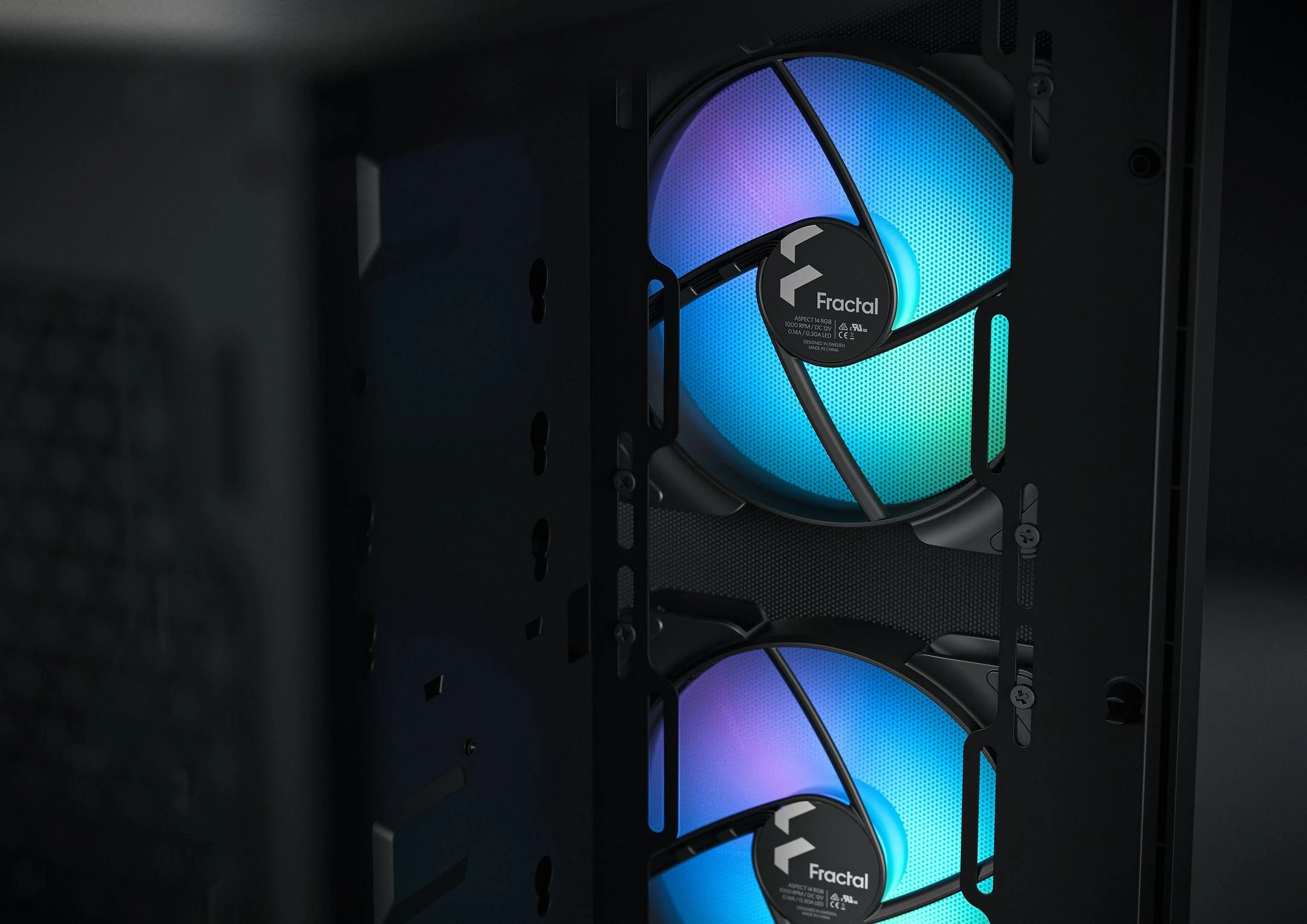 „Fractal Design“ | „Focus 2“ | Šoninis langas | RGB Juodas TG skaidraus atspalvio | Midi bokštas | ATX