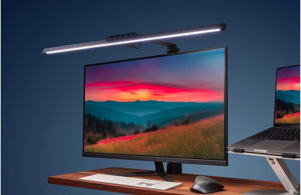 Fuj:tech LED Light Bar työvalaisin näytön yläpuolelle