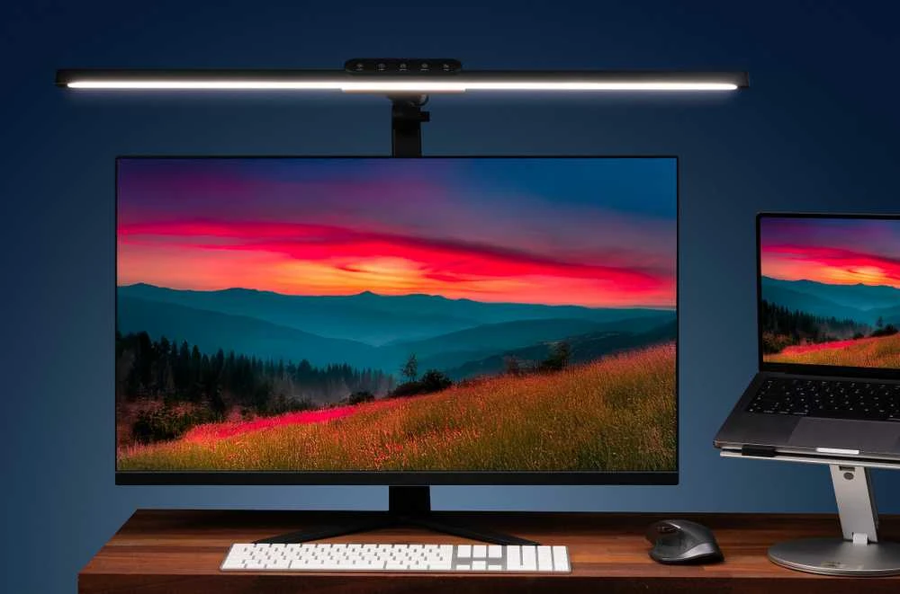 Fuj:tech LED Light Bar työvalaisin näytön yläpuolelle