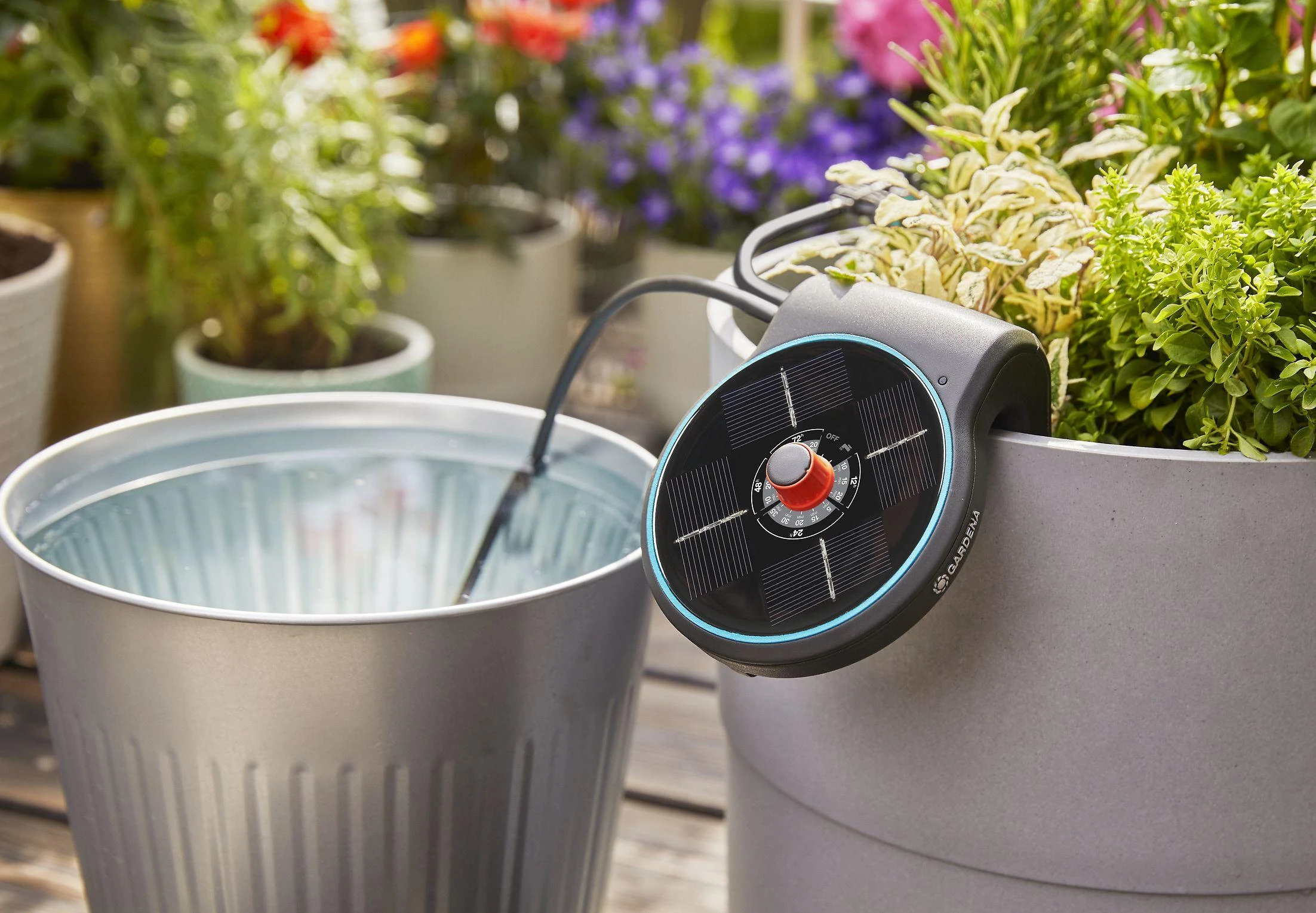 Saulės energija palaikomas rinkinys laistymui Gardena „AquaBloom“ 13300-20, 967999001