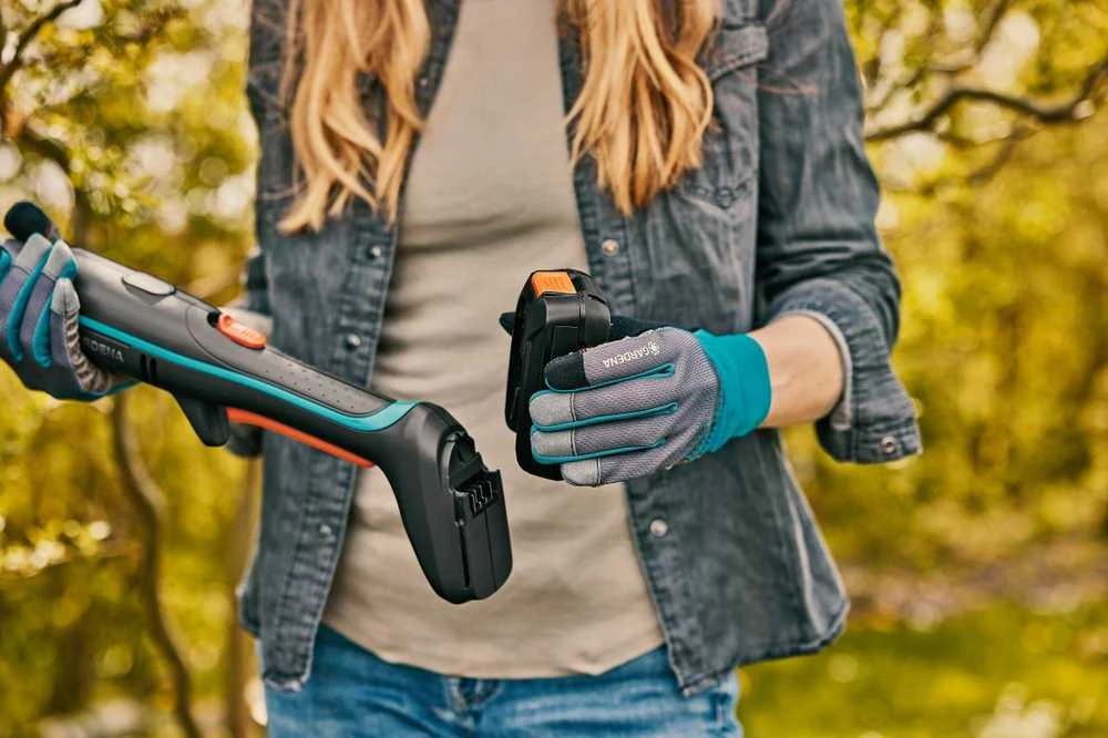 Akumuliatorinės genėjimo žirklės Gardena Easycut 110/18V