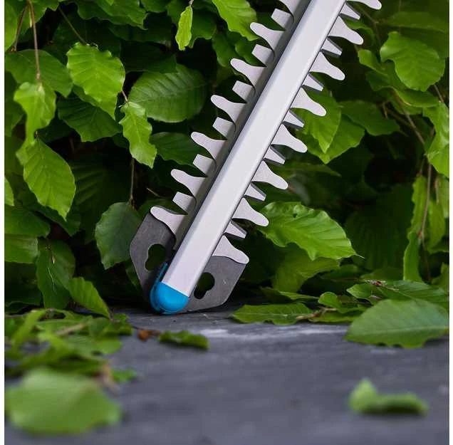 Gardena EasyCut 55/18V 14735-20 – komplekte yra: akumuliatorius ir kroviklis