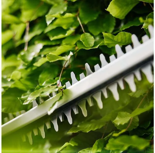 Gardena EasyCut 55/18V 14735-20 – komplekte yra: akumuliatorius ir kroviklis