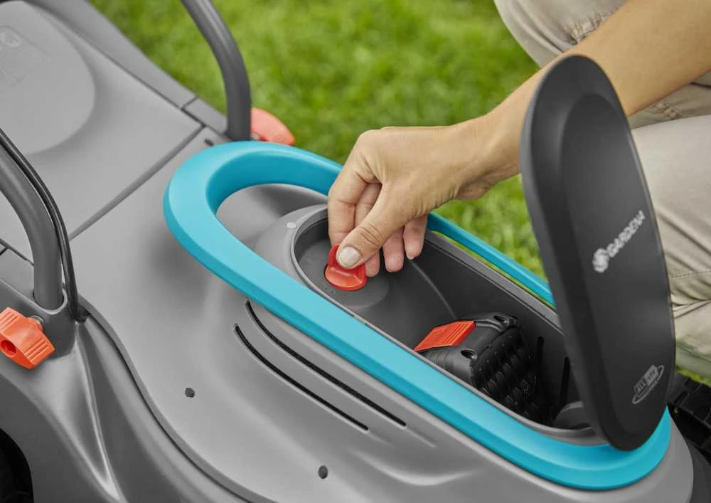 Gardena Akumuliatorinė vejapjovė PowerMax 32/18V P4A rinkinys