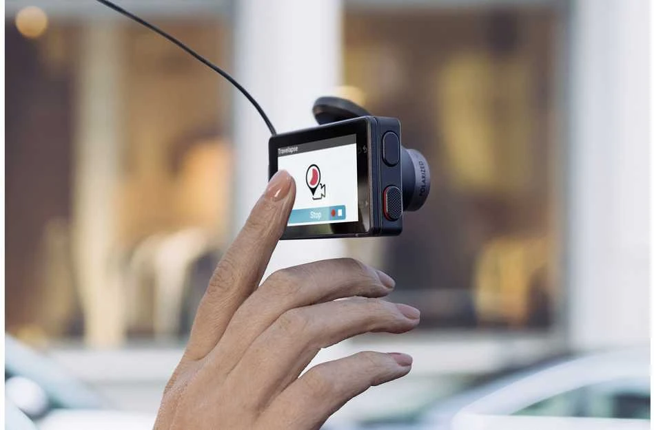Garmin Dash Cam™ X310  4K vaizdo registratorius su jutikliniu ekranu, 140 laipsnių apžvalgos lauku ir integruotu poliarizatoriumi „Clarity™“