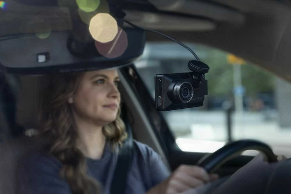 Garmin Dash Cam™ X310  4K vaizdo registratorius su jutikliniu ekranu, 140 laipsnių apžvalgos lauku ir integruotu poliarizatoriumi „Clarity™“